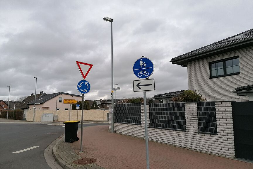 Fahrradwegbeschilderung Fahrradweg