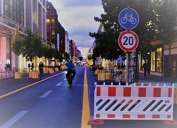 Friedrichstrasse_Berlin_Verkehrsversuch_ADFC-NRW Friedrichstrasse_Berlin_Verkehrsversuch_ADFC-NRW