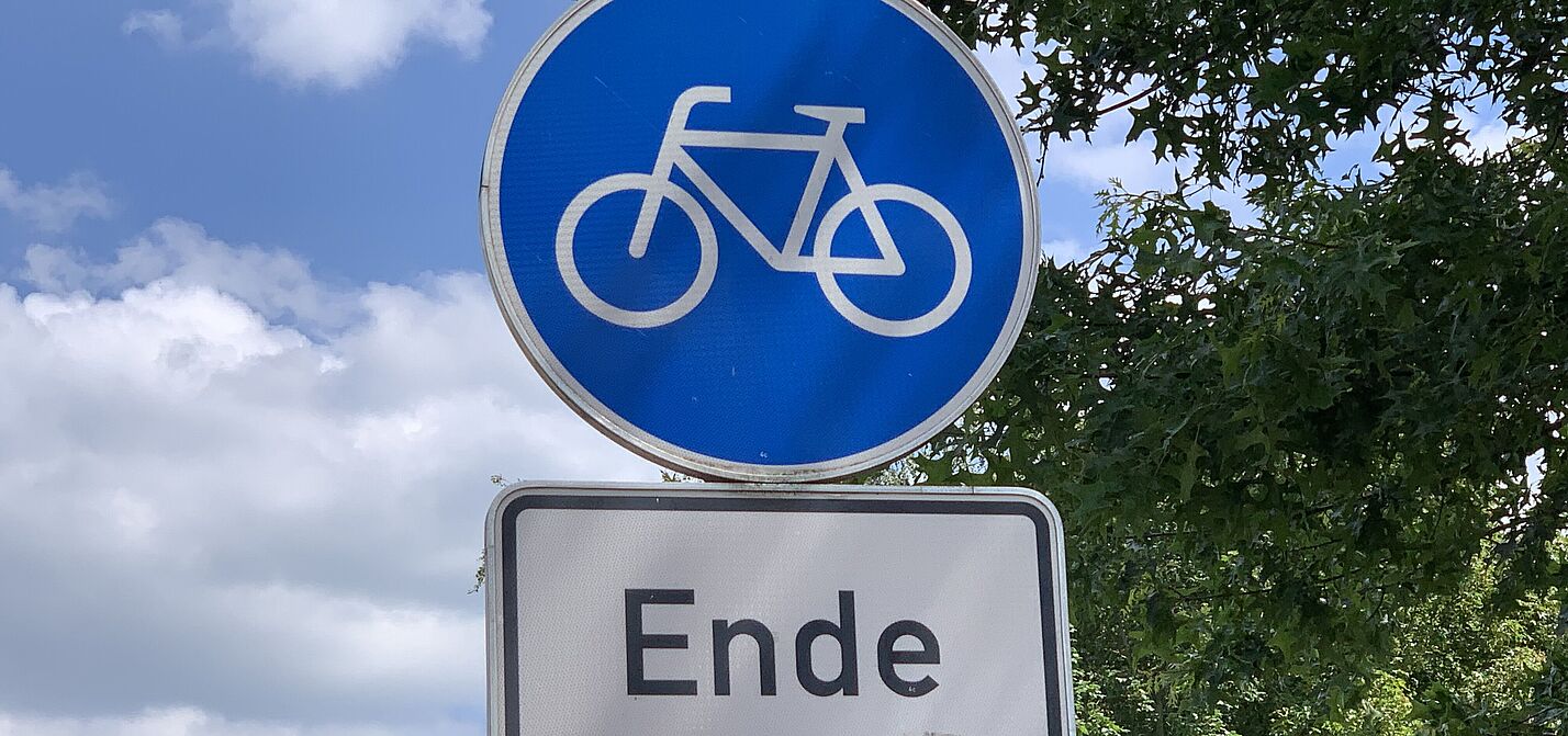 ADFC NRW appelliert an Landesregierung, die ins Stocken geratene Reform des Straßenverkehrs-gesetzes (StVG) voranzutreiben. ADFC NRW appelliert an Landesregierung, die ins Stocken geratene Reform des Straßenverkehrs-gesetzes (StVG) voranzutreiben.